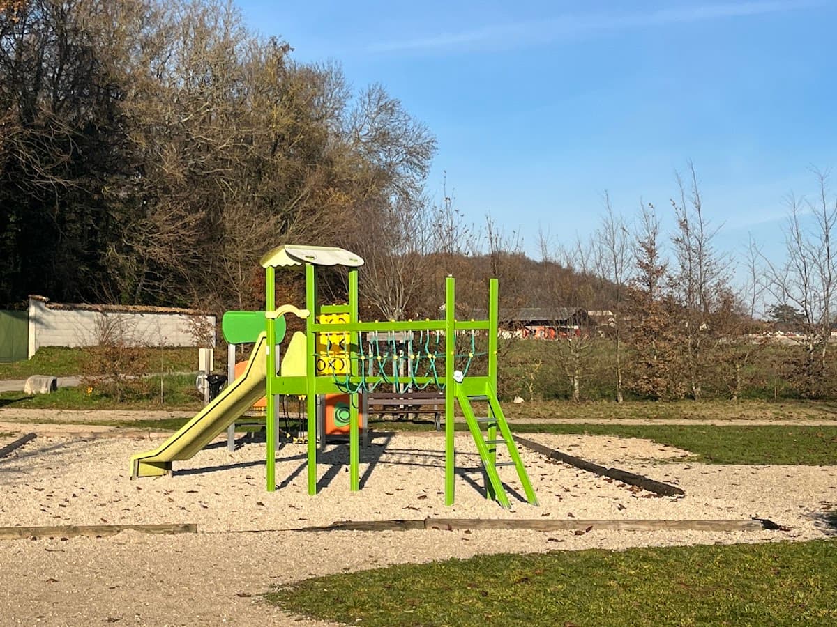 AIRE MULTI-ACTIVITES