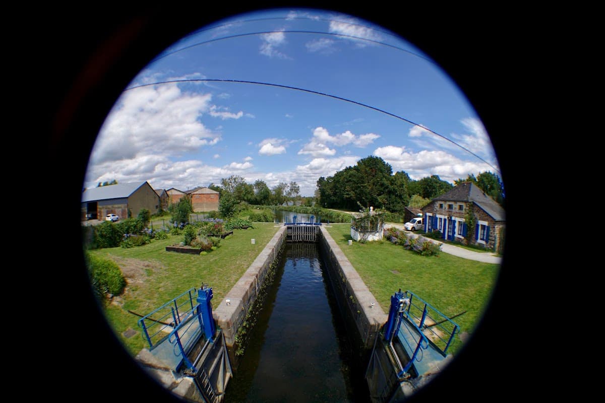 Ponton amont écluse du moulin d'Apigné