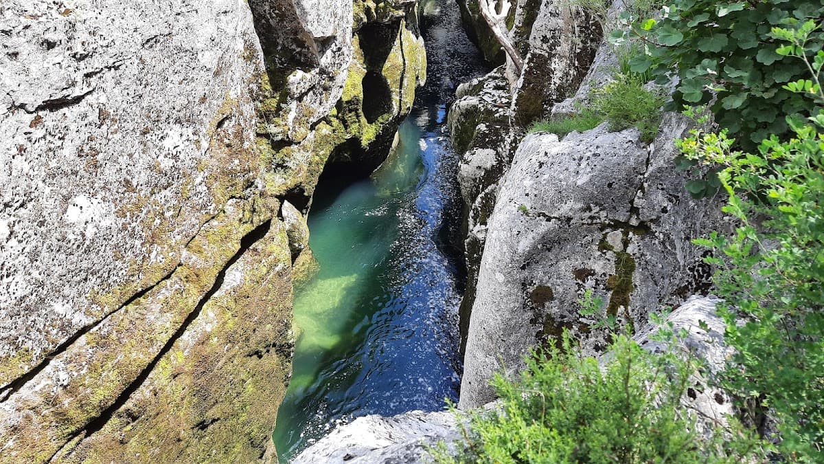 SENTIERS RANDONNEES PEDESTRES