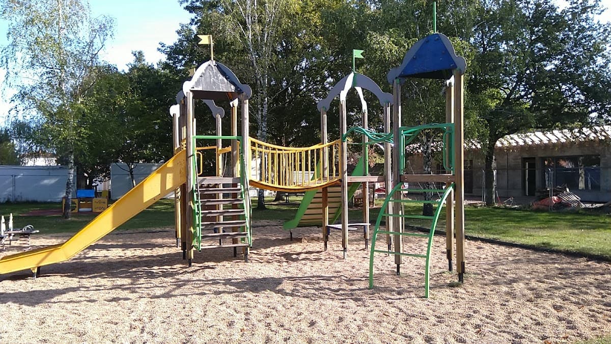 AIRE DE JEUX DE LA CHAMPAGNERE