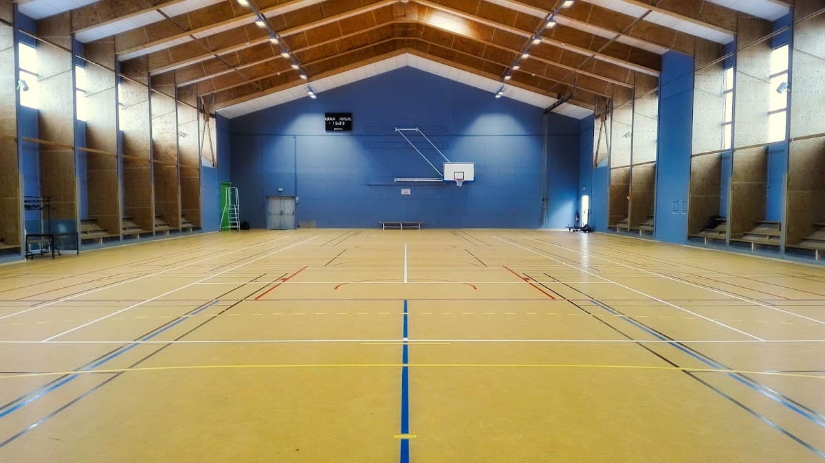 TERRAIN MULTISPORTS DE LA PIERRE BLANCHE