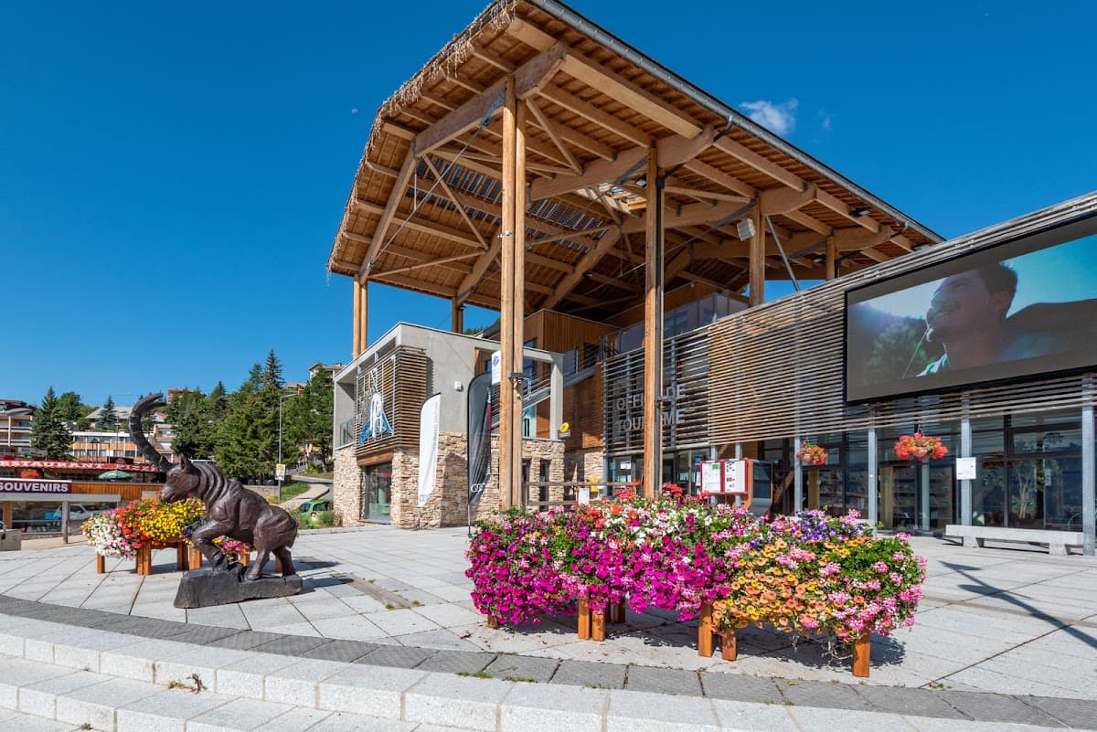 CIRCUITS DE RANDONNEES PEDESTRES ET VTT DEPART OFFICE DU TOURISME D ORCIERES