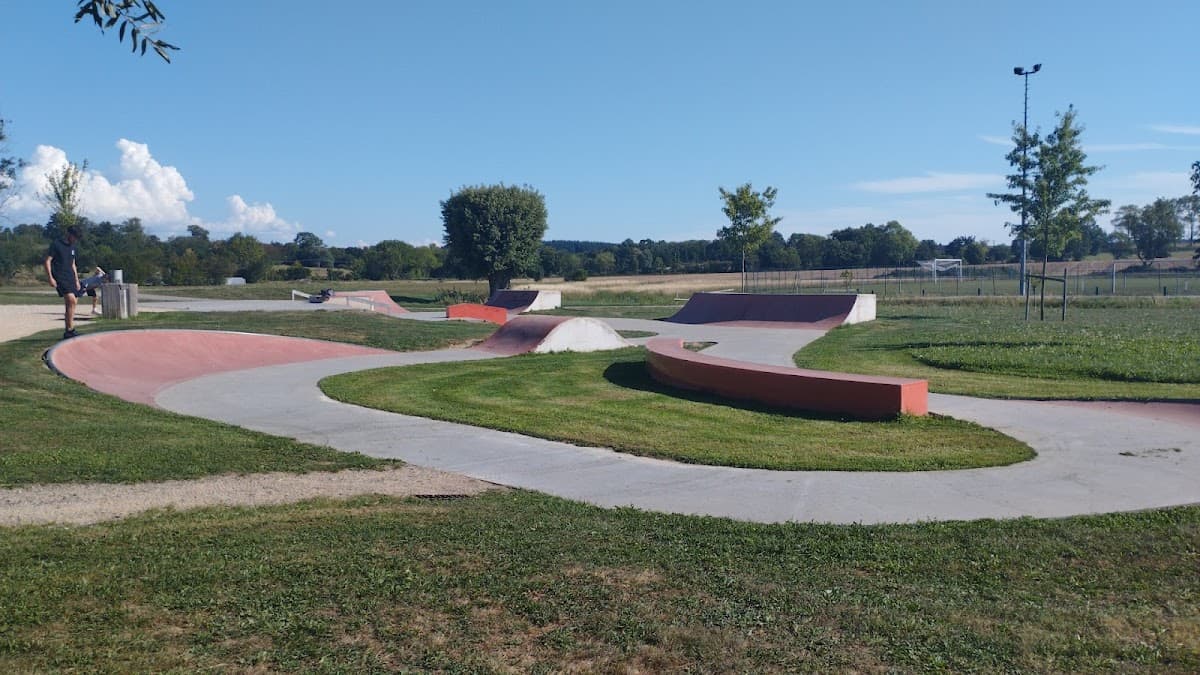 Pumptrack et aire de fitness