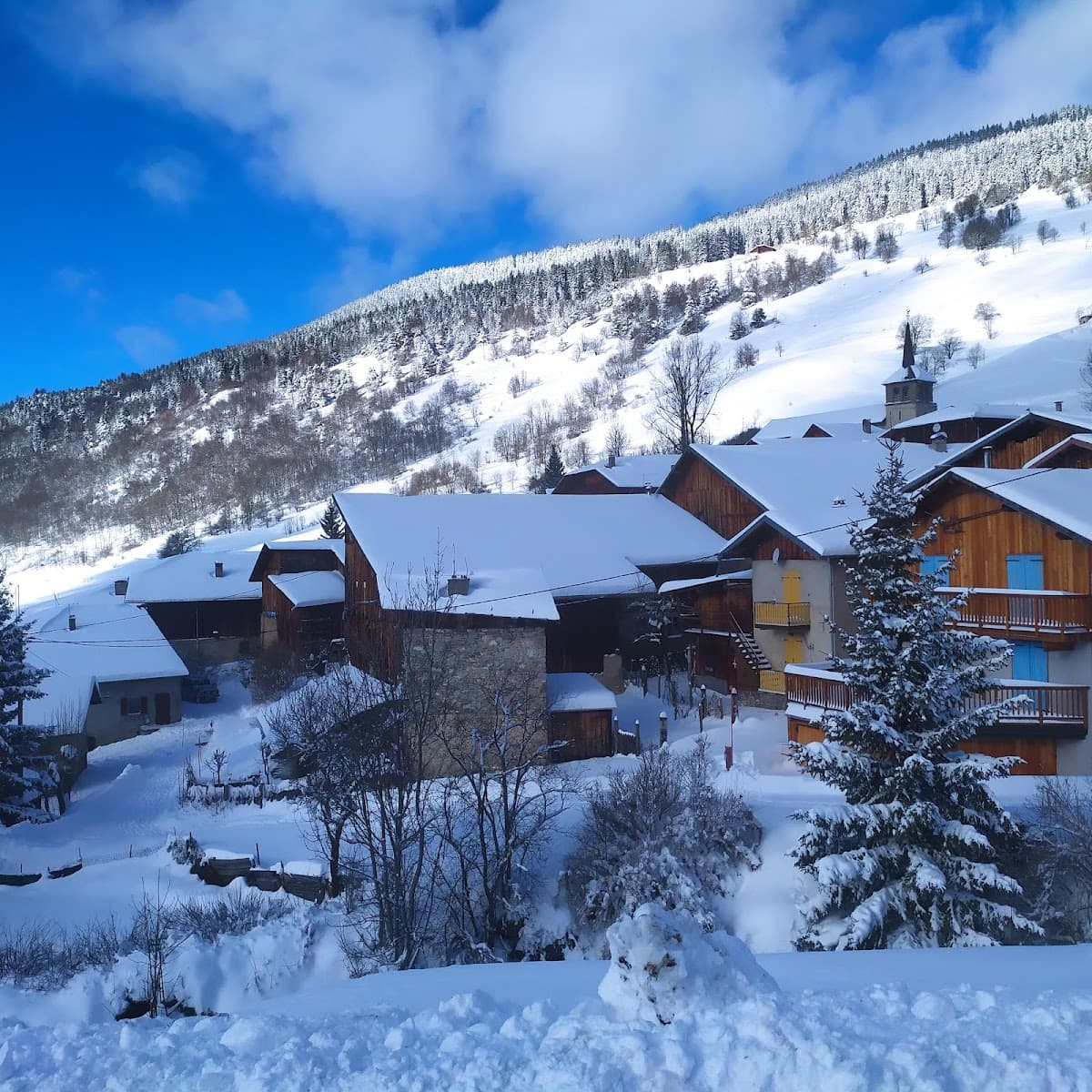 LA MAISON DE LA MONTAGNE SITE NORDIQUE ET DE DEPARTS DE SENTIERS