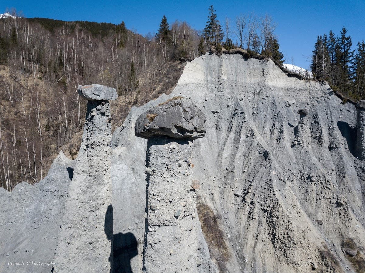 LES CHEMINEES FOND DE SEME