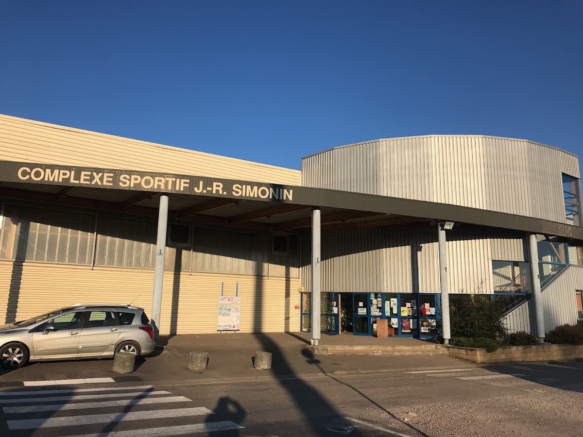 EQUIPEMENTS SPORTIFS DES CHARMES