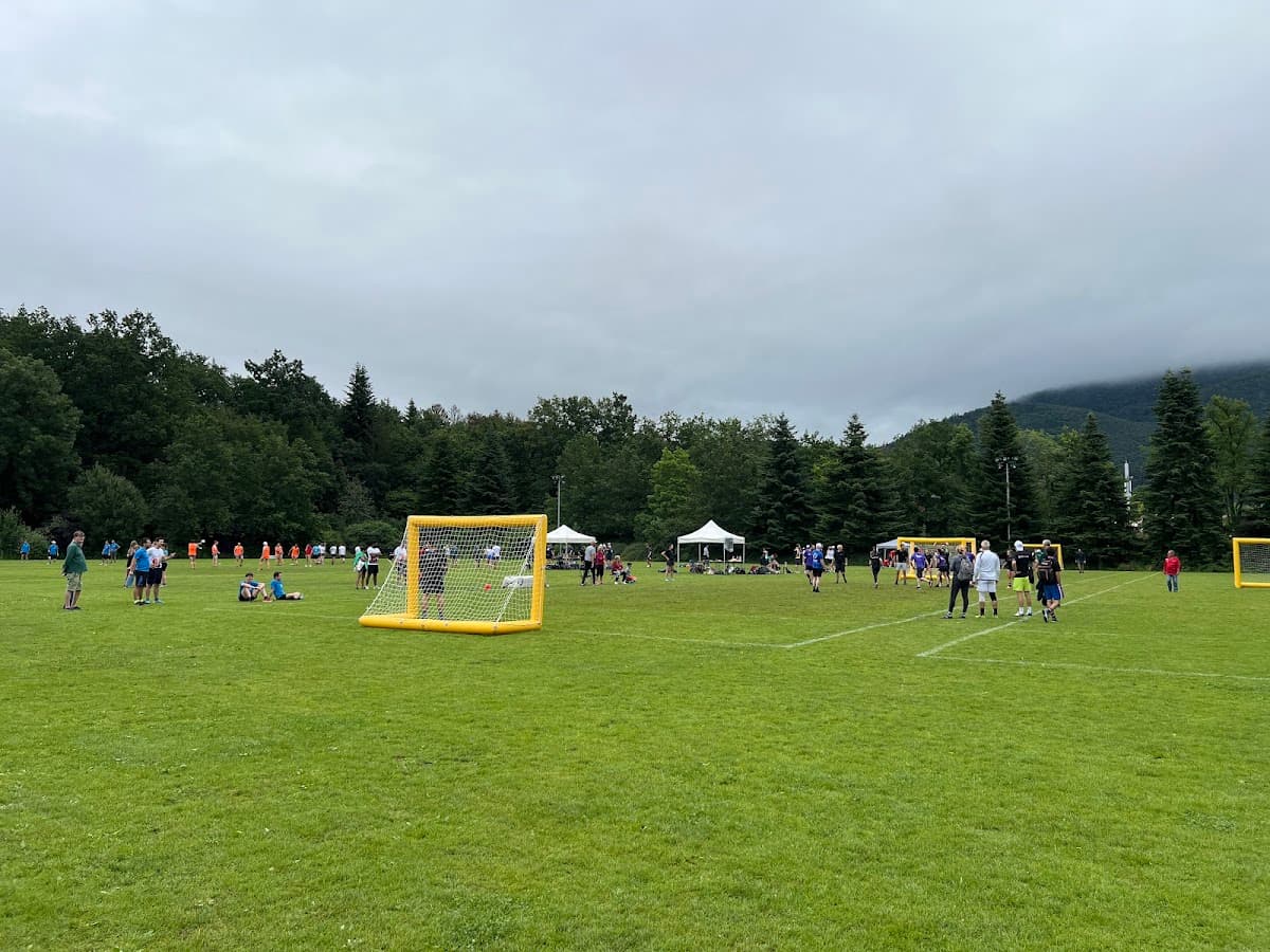 TERRAIN DE SPORTS